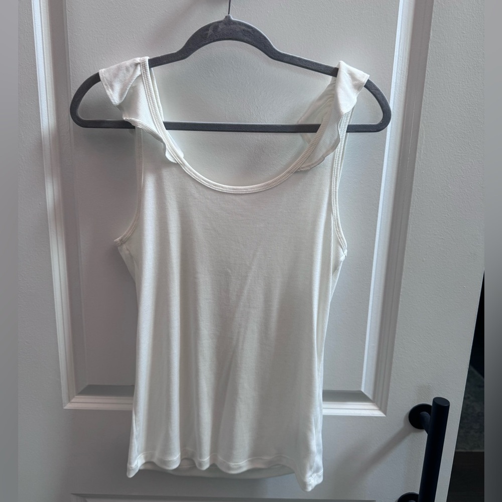 GAP Cream Sleeveless Scoop Neck Tank